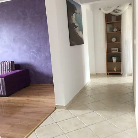 Sweet Apartment *